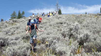 Alumni and their loved ones hike at U-M's Camp Davis Rocky Mountain Field Station. (Image: Dale Austin (c) U-M Regents.)