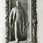 Statue of U-M President Henry Philip Tappan with his dog Leo.
