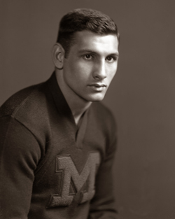 Ron Kramer, who passed away in September, was the second-to-last man alive to have had a U-M football number retired. (Photo courtesy U-M Bentley Historical Library.)