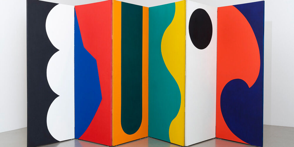 Leon Polk Smith, “Six Involvements in One”, 1966 (recto of “Seven Involvements in One”, 1966), acrylic on canvas mounted on wood panel, 6 panels: 86 5/8 × 157 1/2 × 1 5/8 inches overall, Private collection. Image courtesy Lisson Gallery, © Leon Polk Smith Foundation